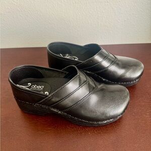 Abeo Black Leather Mules